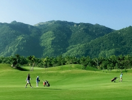 Diamond Bay Golf & Villas